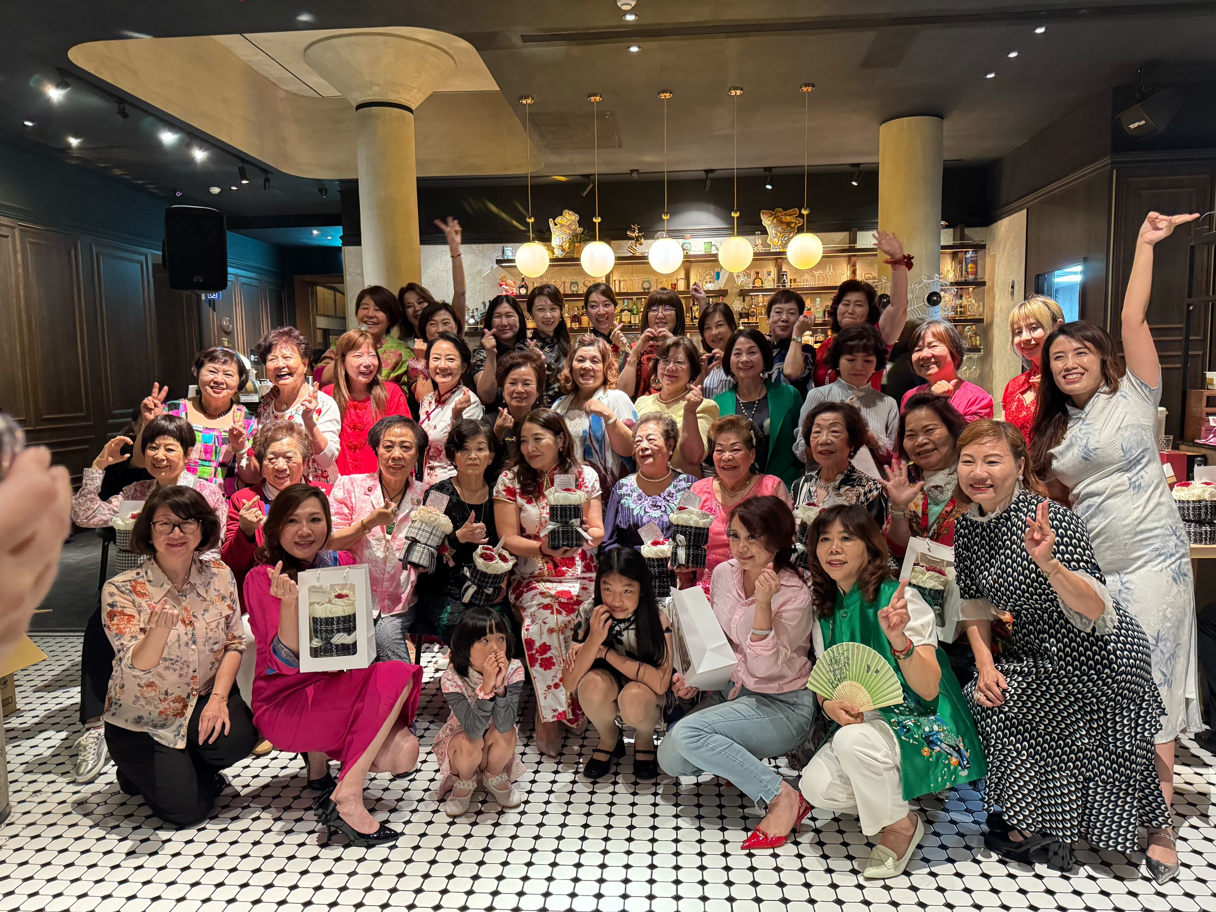 LINE_ALBUM_114年5月9日母親節暨第三第四次爐邊會議_250528_37.jpg