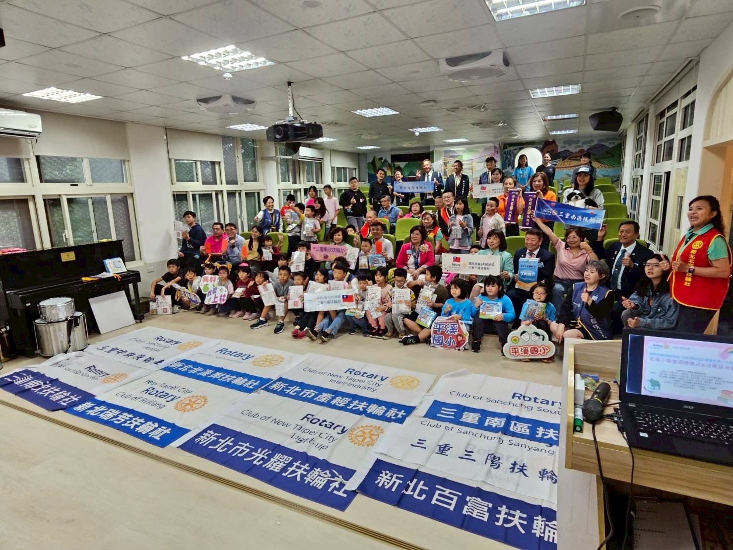 LINE_ALBUM_幸福小學堂捐贈活動_251028_37.jpg LINE_ALBUM_幸福小學堂捐贈活動_251028_37.jpg